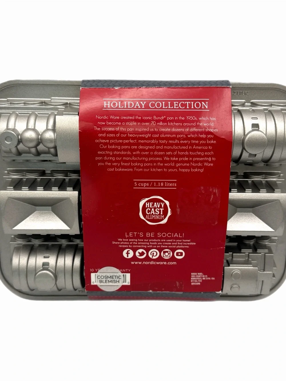 Nordic Ware Train Cakelet Heavy Cast Aluminum Pan – New – Designed to Bake 9 Dis